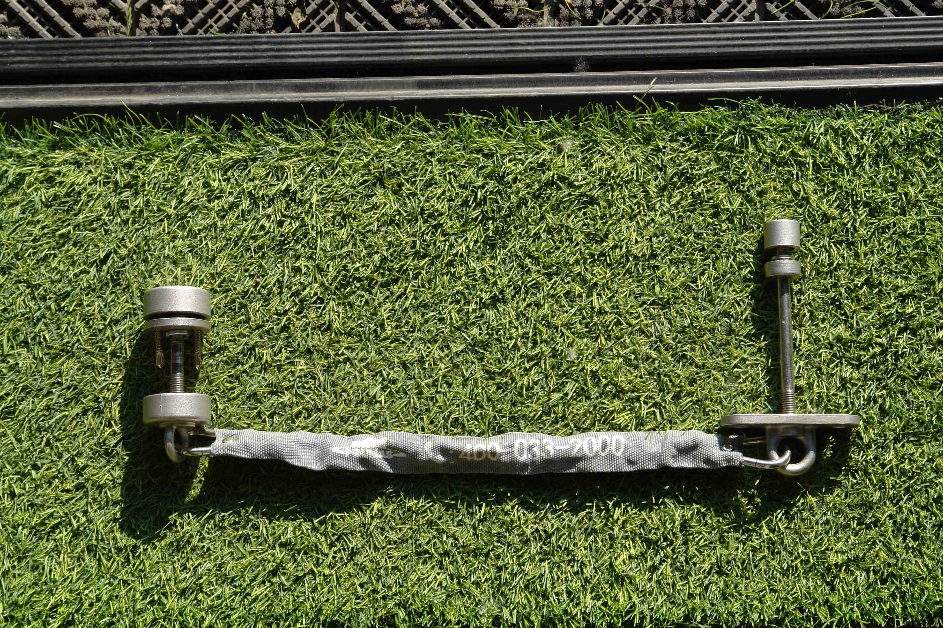 防倒裝置，門用防倒鏈，門用安全鏈，門用安全裝置，一種門用防倒裝置的重大突破