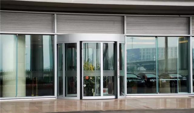 自動門門體為何偏愛選用鋁型材？為什么都偏愛多瑪DK90門機呢？